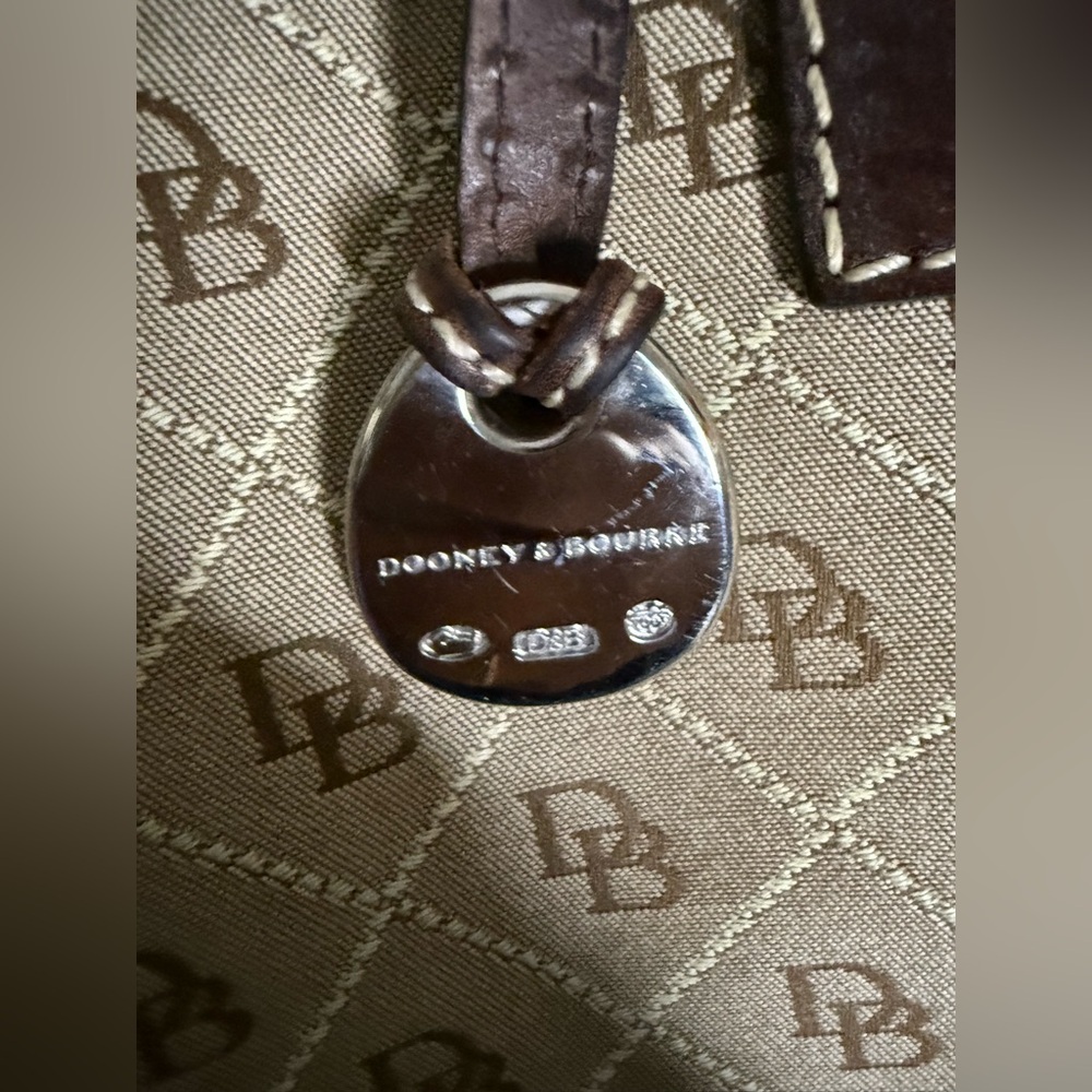 Dooney & Bourke Y2K Tote Shoulder Bag Signature Monogram light Brown East West - Picture 4 of 12